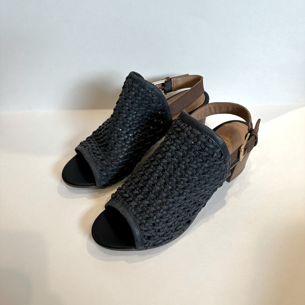 Crevo Women's Zowie Heeled Sandal In Navy
